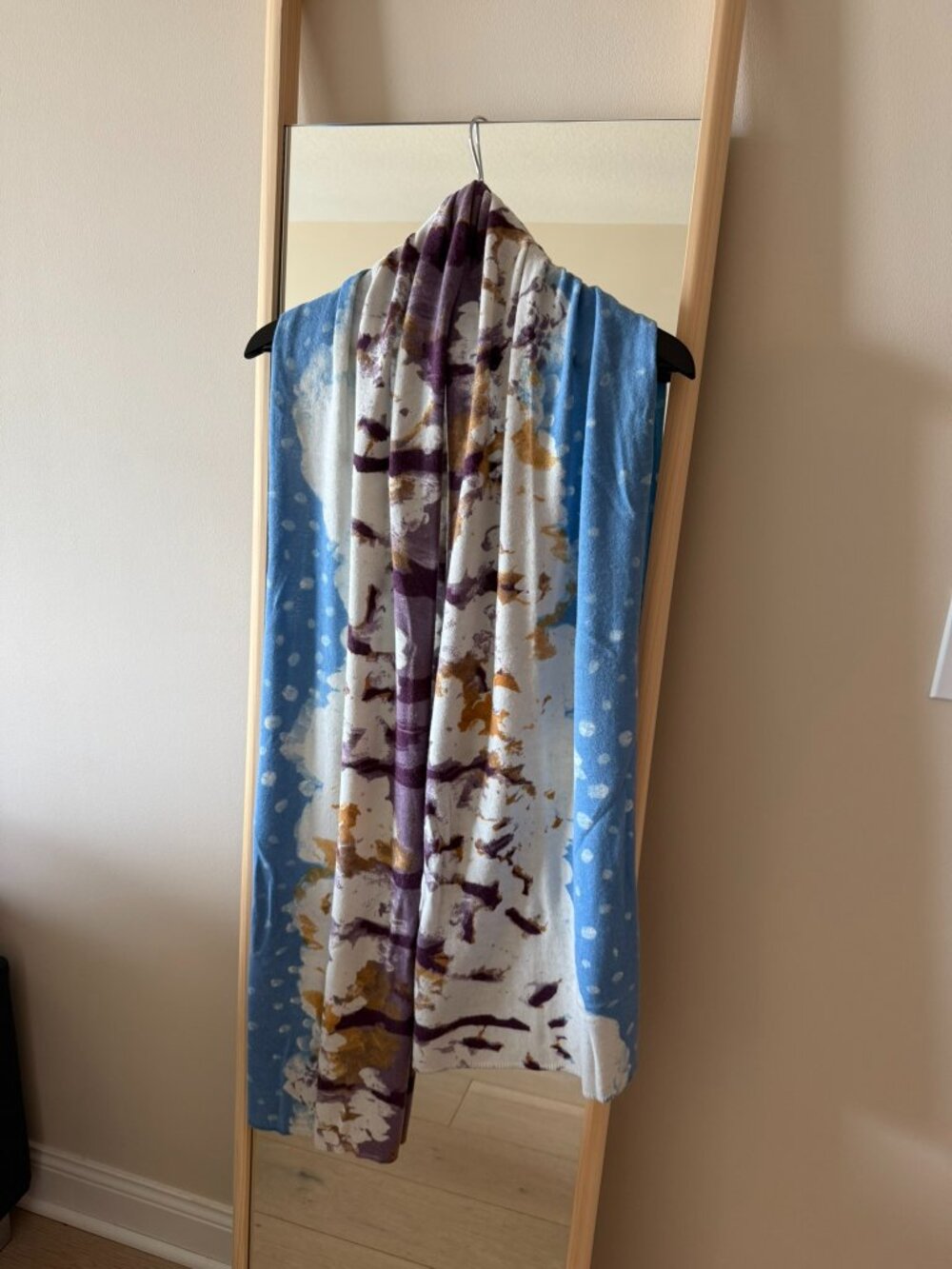 Patterned Sleeping on Snow Scarf